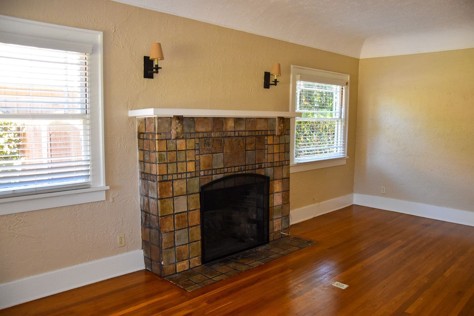 Orange House: 169 N. Harwood St.