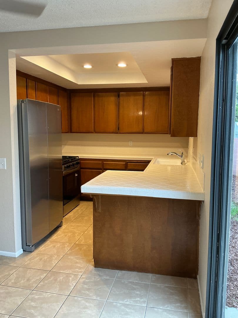 Orange Apartment: 530 East Sycamore Ave.