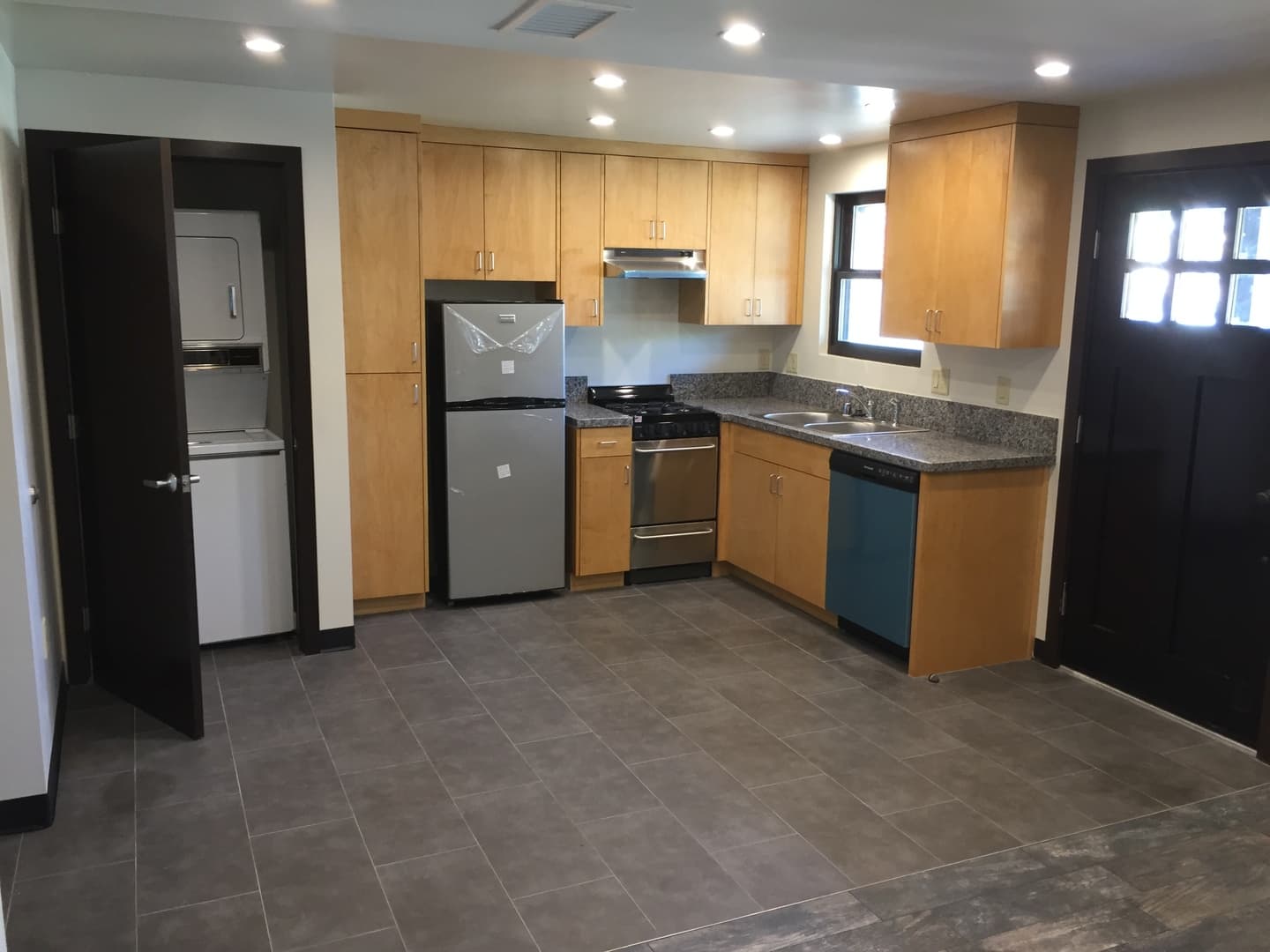 Orange Apartment: 468-470 North Olive St.