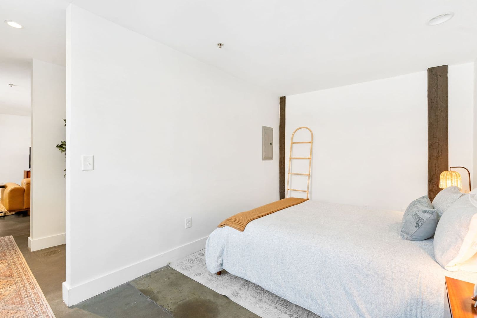 Petersburg Apartment: 219 E Bank St - Apt 202