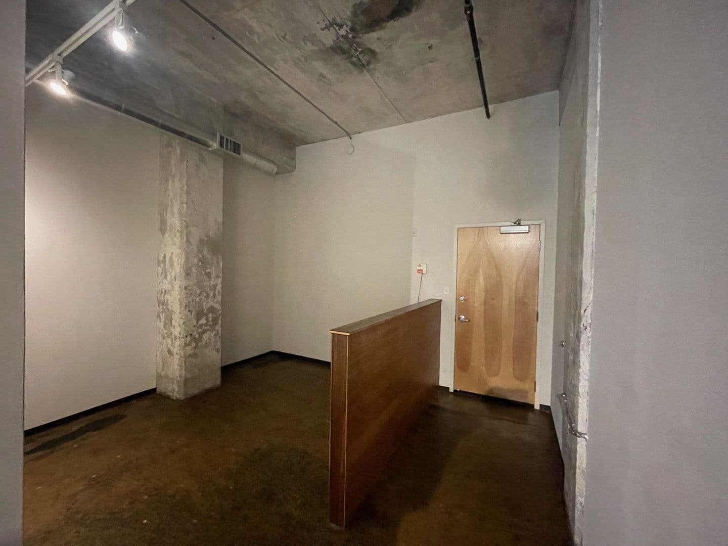 Richmond Apartment: 415 Oliver Hill Way
