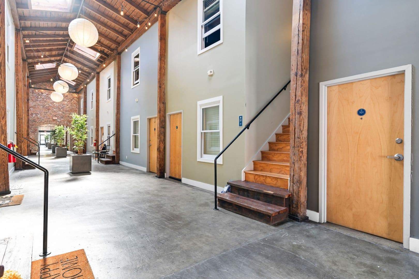 Petersburg Apartment: 219 E Bank St - Apt 202