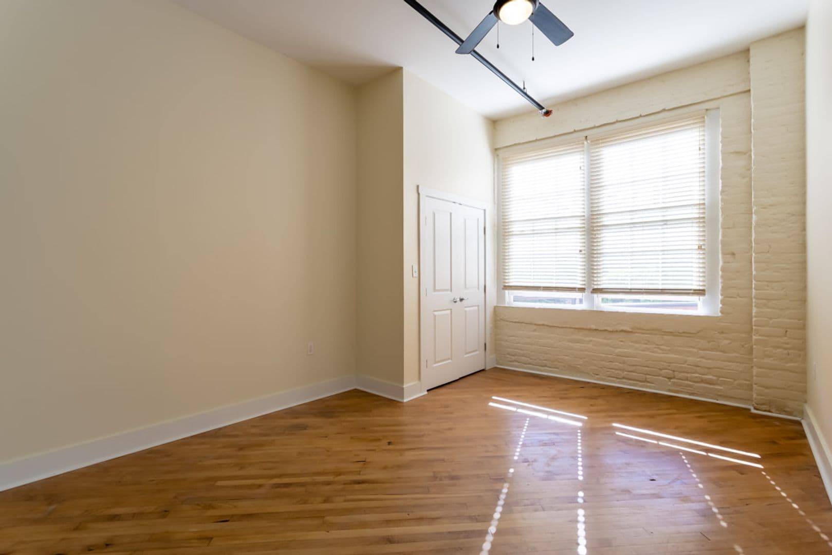 Bedford Apartment: 412 Jackson Street