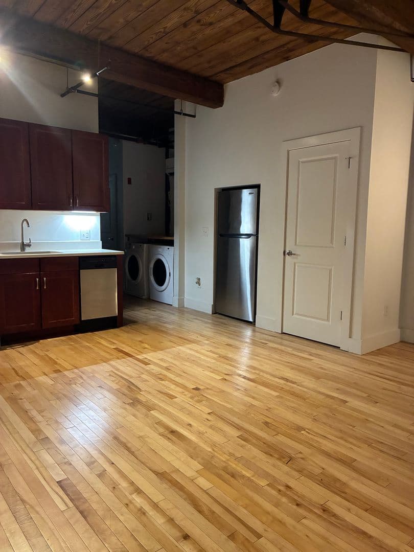 Petersburg Apartment: 219 E Bank St - Apt 228