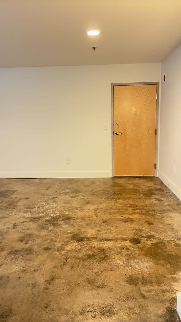 Petersburg Apartment: 219 E Bank St - Apt 131