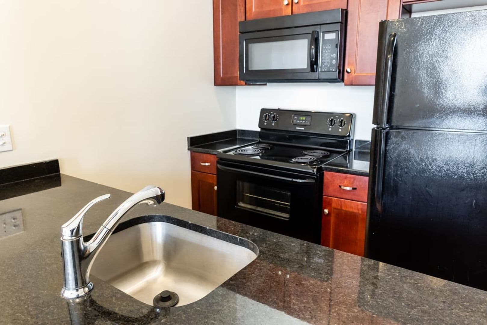 Bedford Apartment: 412 Jackson Street