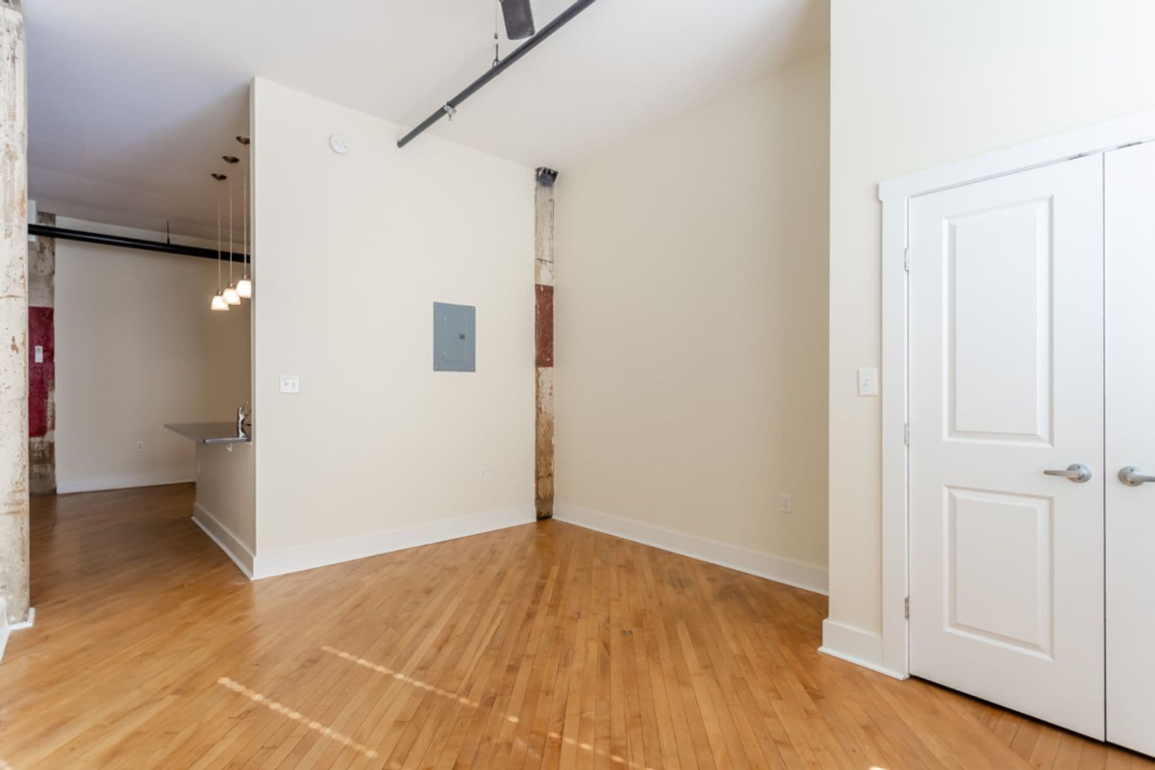 Bedford Apartment: 412 Jackson Street