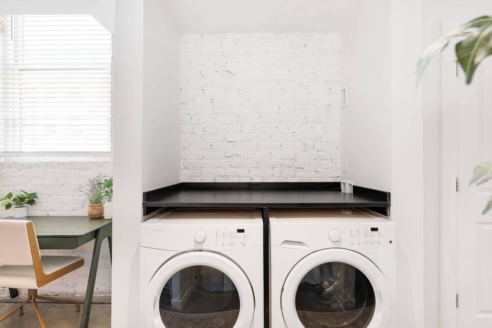 Petersburg Apartment: 219 E Bank St - Apt 202