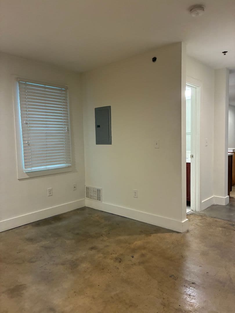 Petersburg Apartment: 219 E Bank St - Apt 118