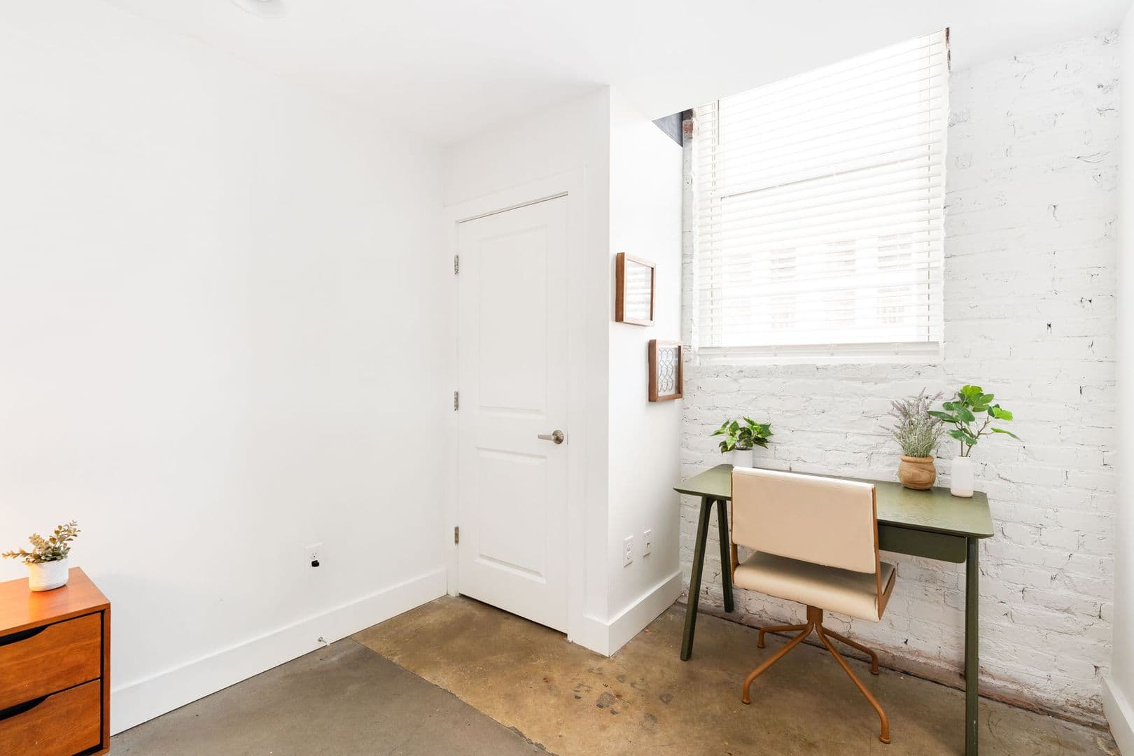 Petersburg Apartment: 219 E Bank St - Apt 207