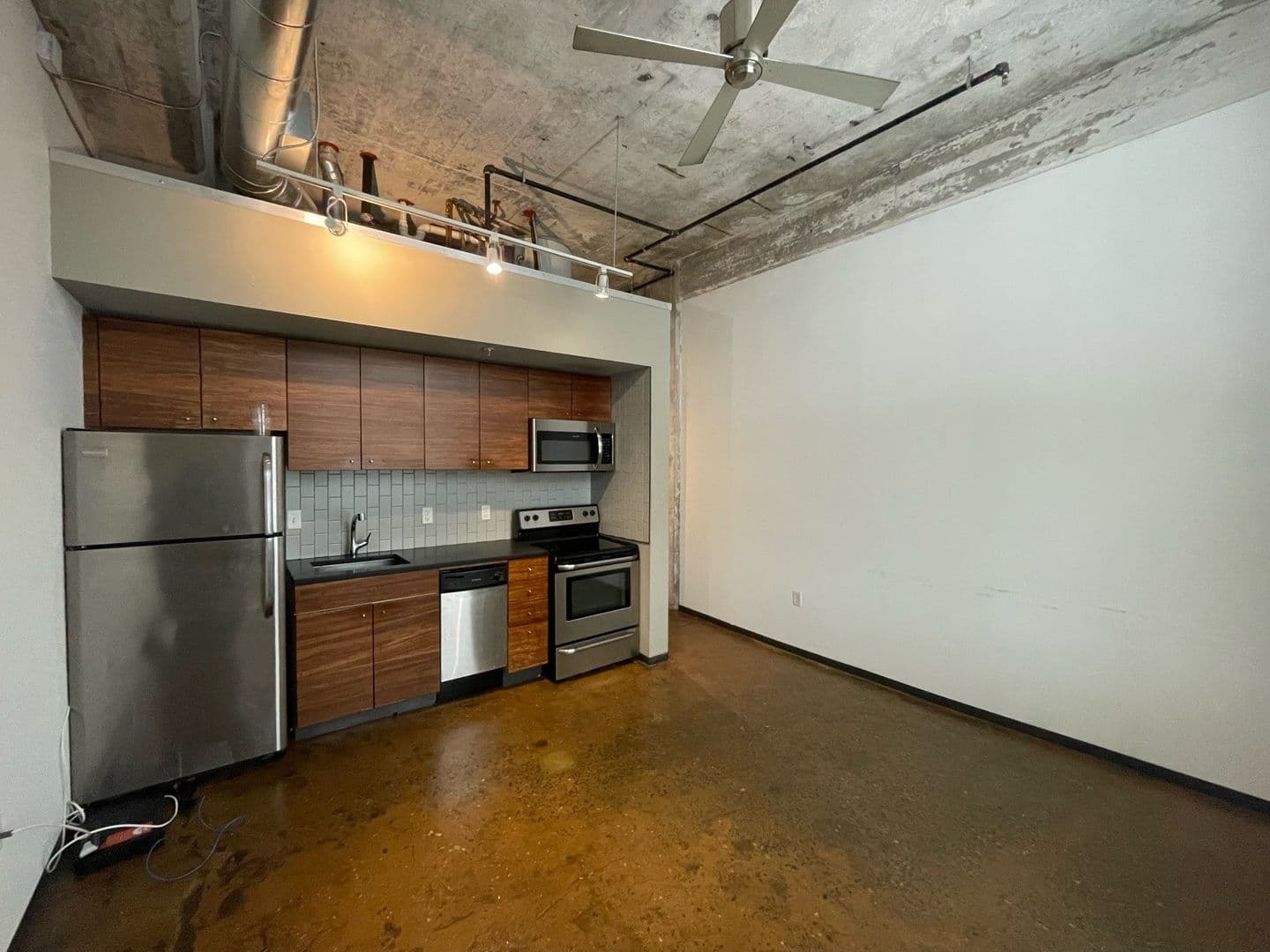 Richmond Apartment: 415 Oliver Hill Way