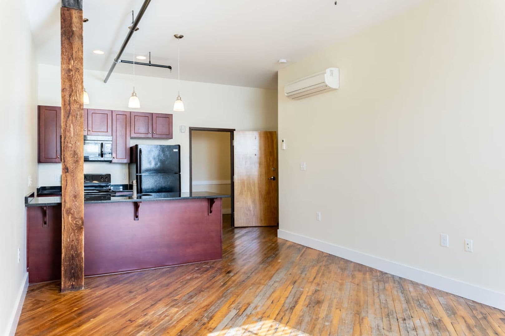 Bedford Apartment: 412 Jackson Street