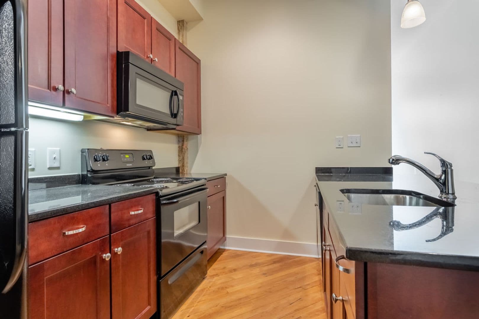 Bedford Apartment: 412 Jackson Street