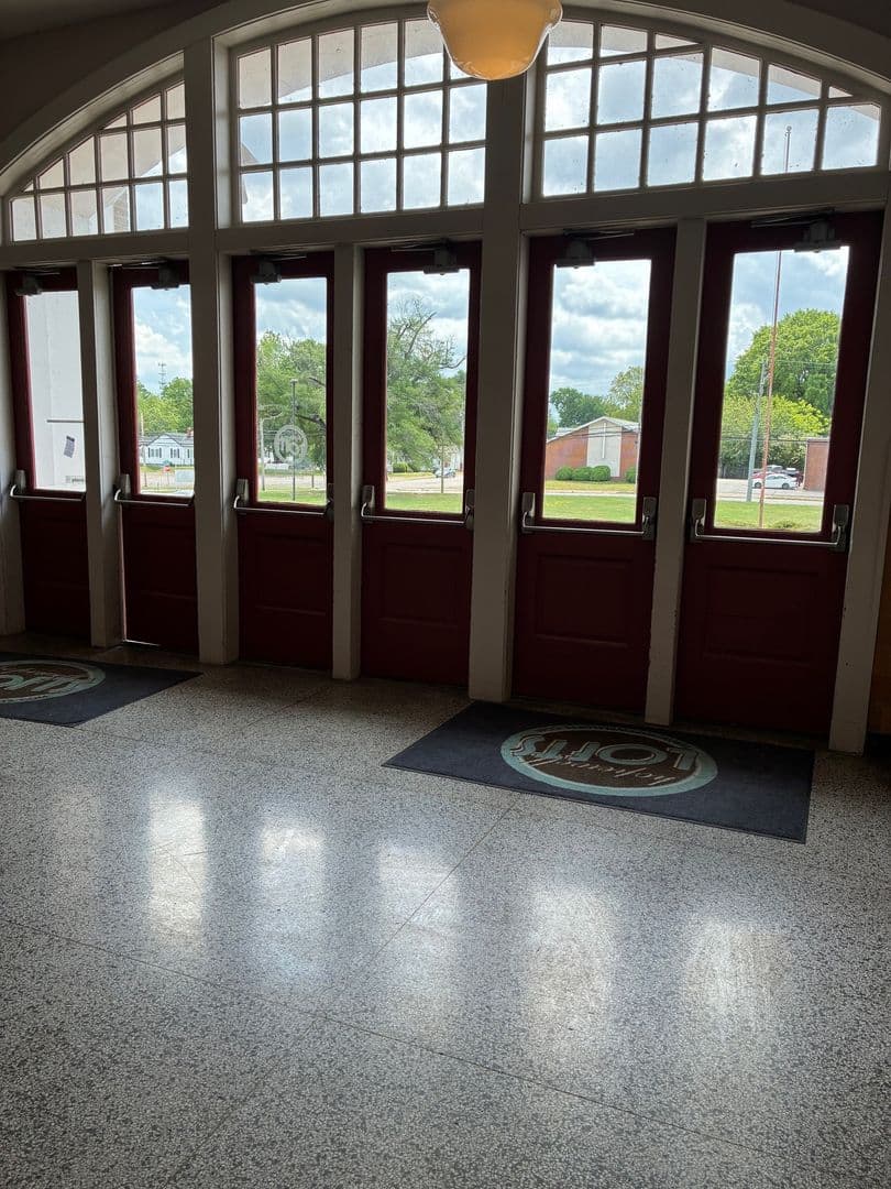 Hopewell Apartment: 1201 W City Point Rd