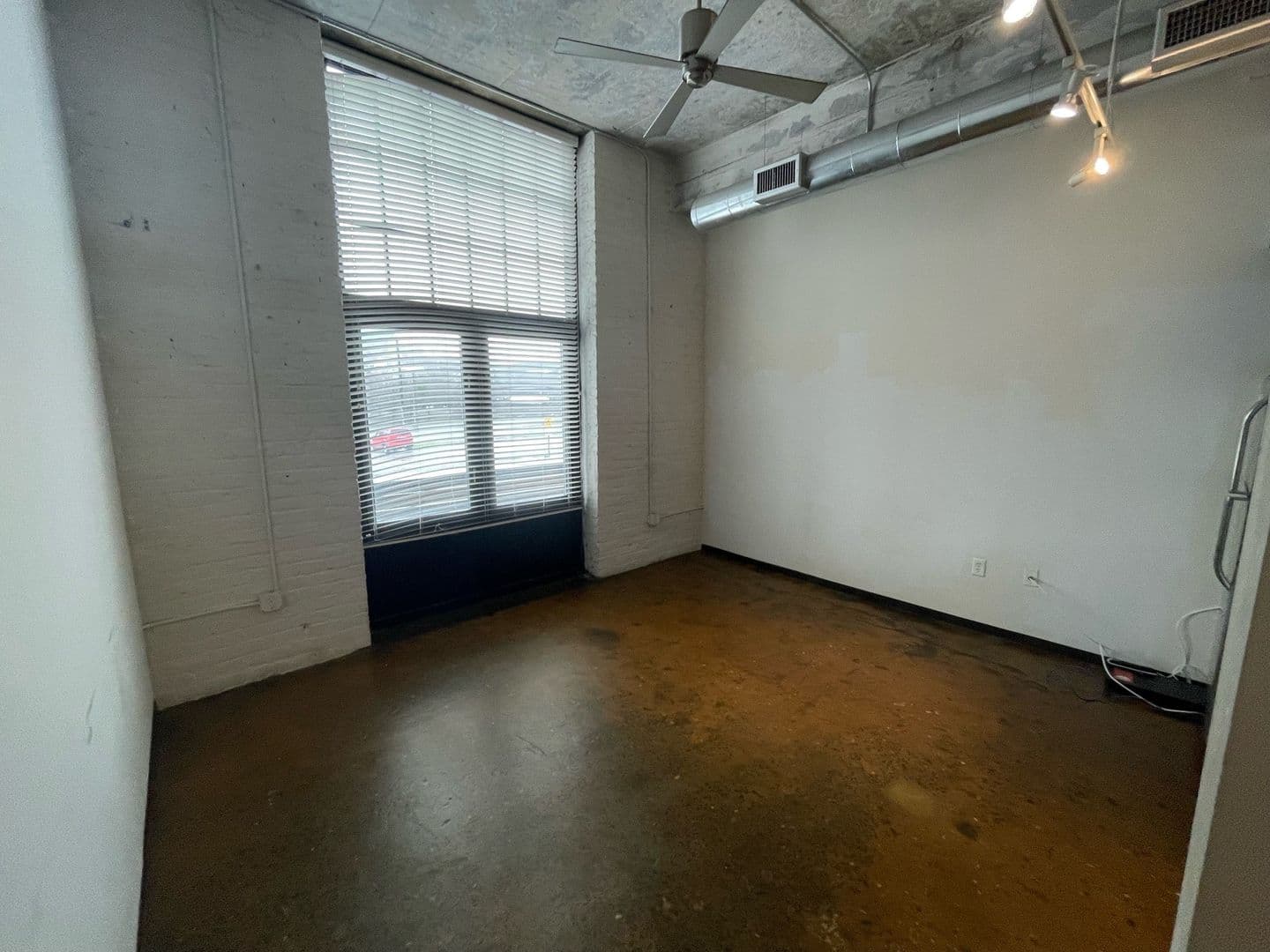 Richmond Apartment: 415 Oliver Hill Way