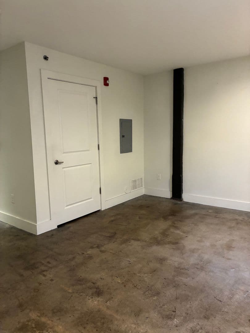 Petersburg Apartment: 219 E Bank St - Apt 131