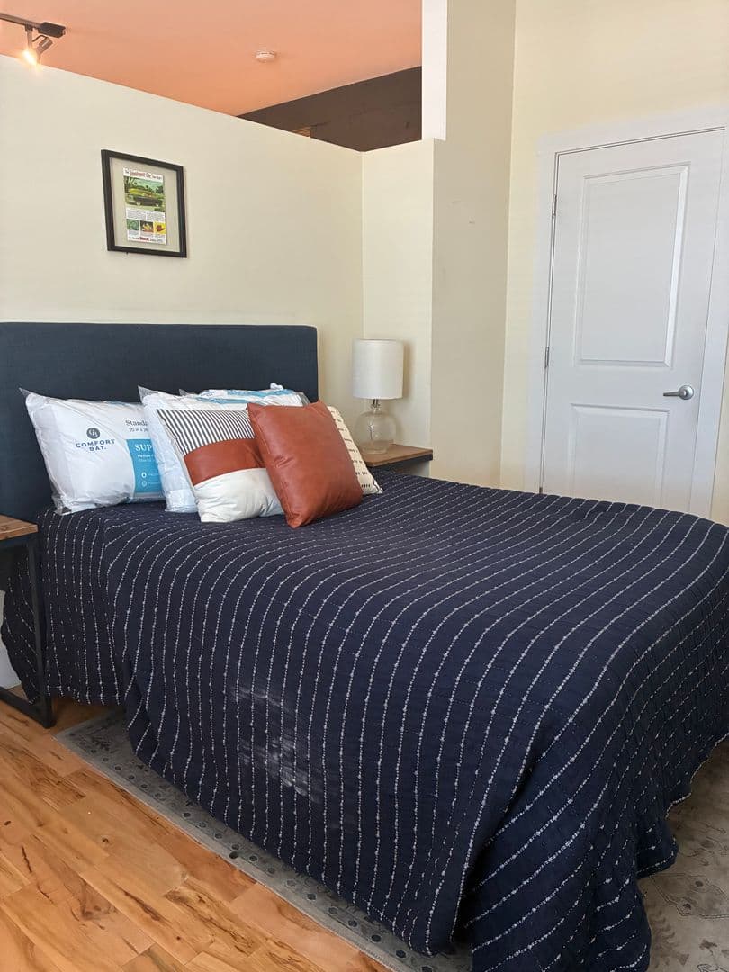 Petersburg Apartment: 257 E Bank St
