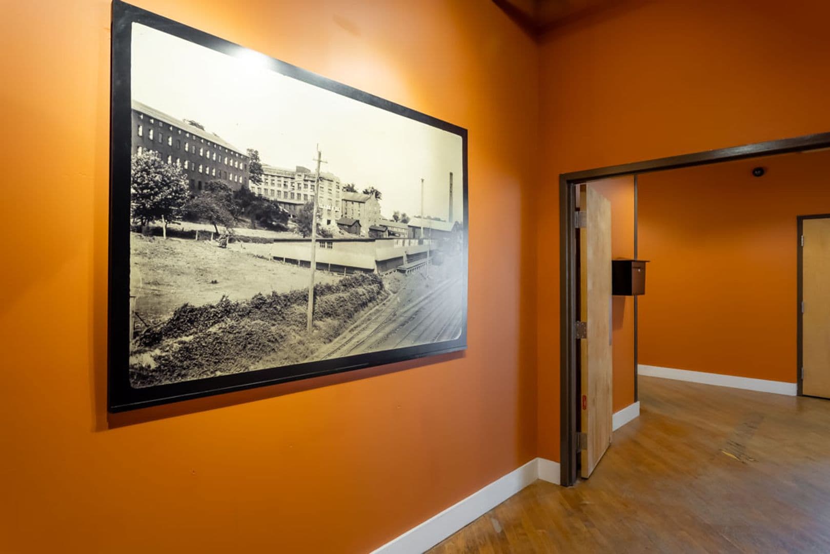 Bedford Apartment: 412 Jackson Street
