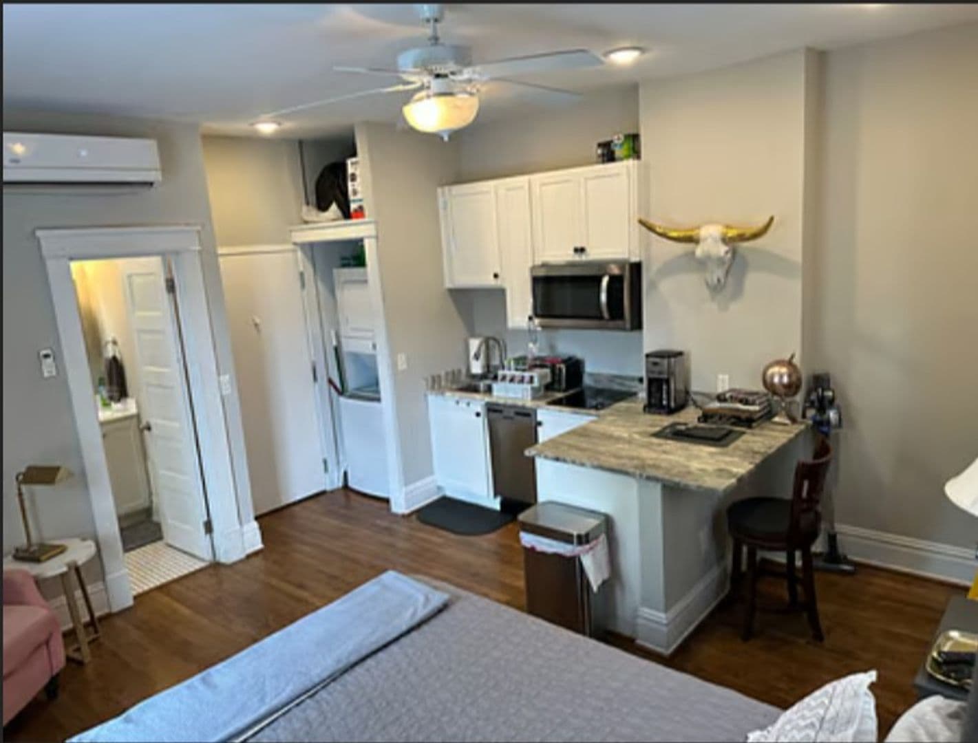 Richmond Apartment: 101 E Clay St