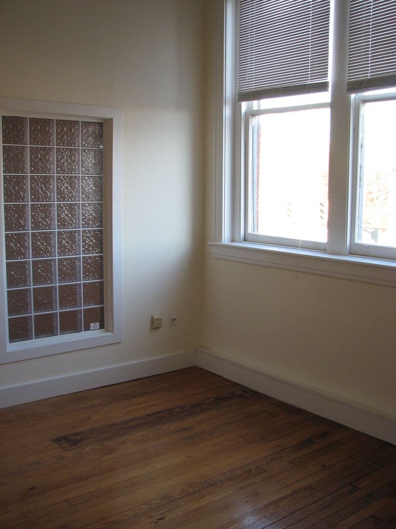 Richmond Apartment: 320 N. 25th St.