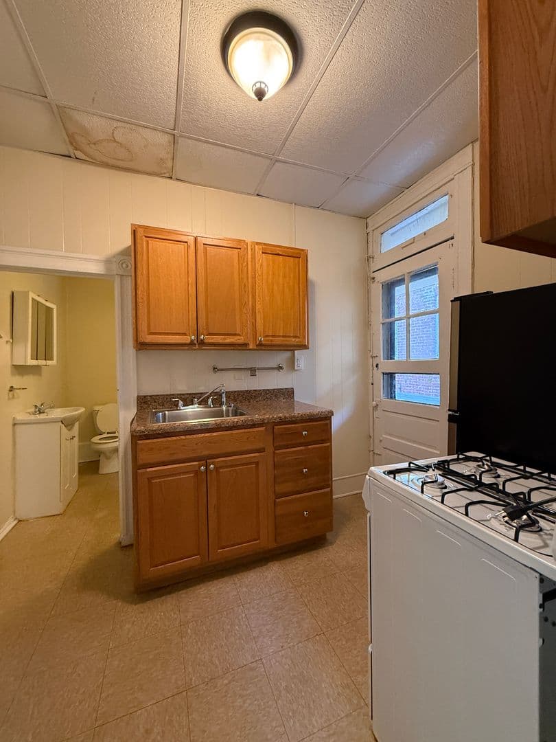 Richmond Apartment: 2704 Grove Avenue
