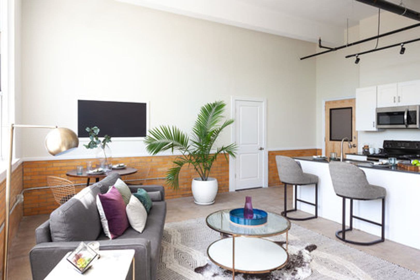 Vinton Apartment: 100 Highland Road