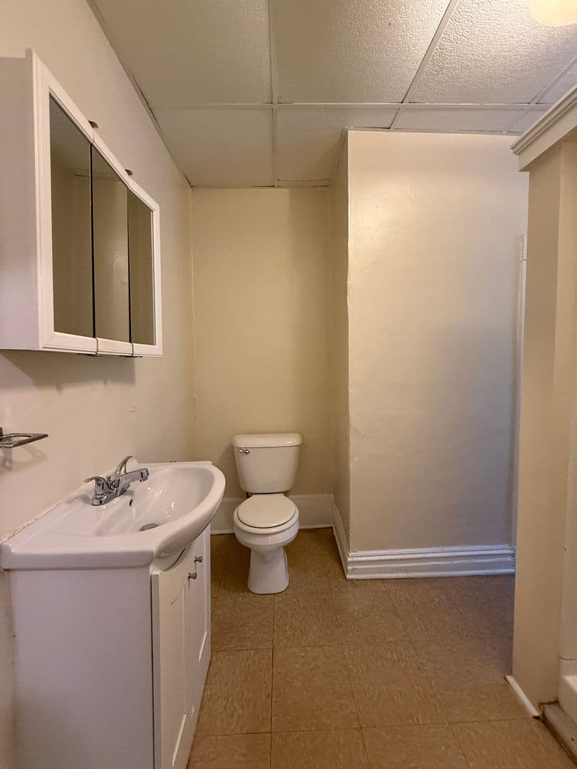 Richmond Apartment: 2704 Grove Avenue