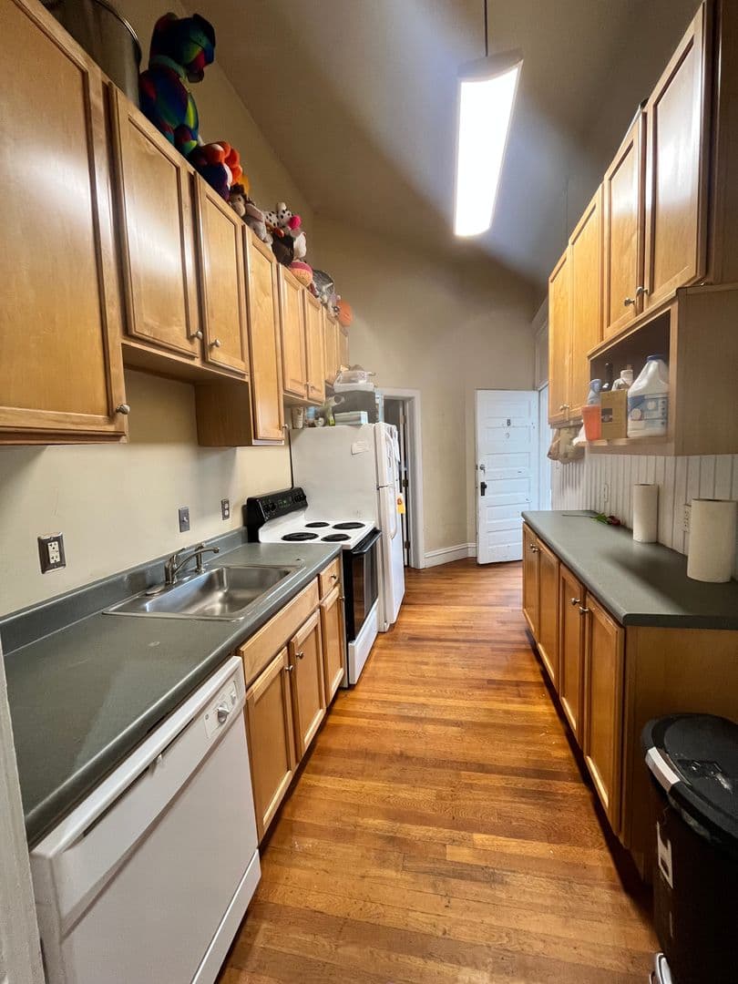Richmond Apartment: 320 N. 25th St.