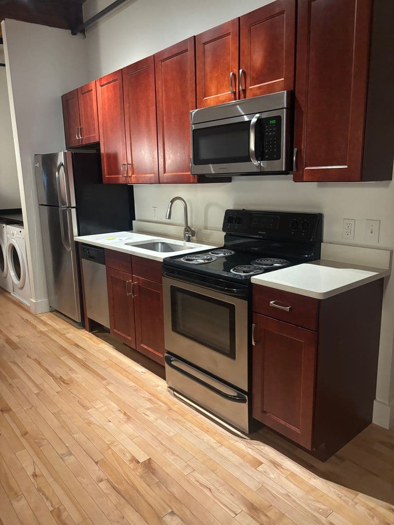Petersburg Apartment: 219 E Bank St - Apt 215