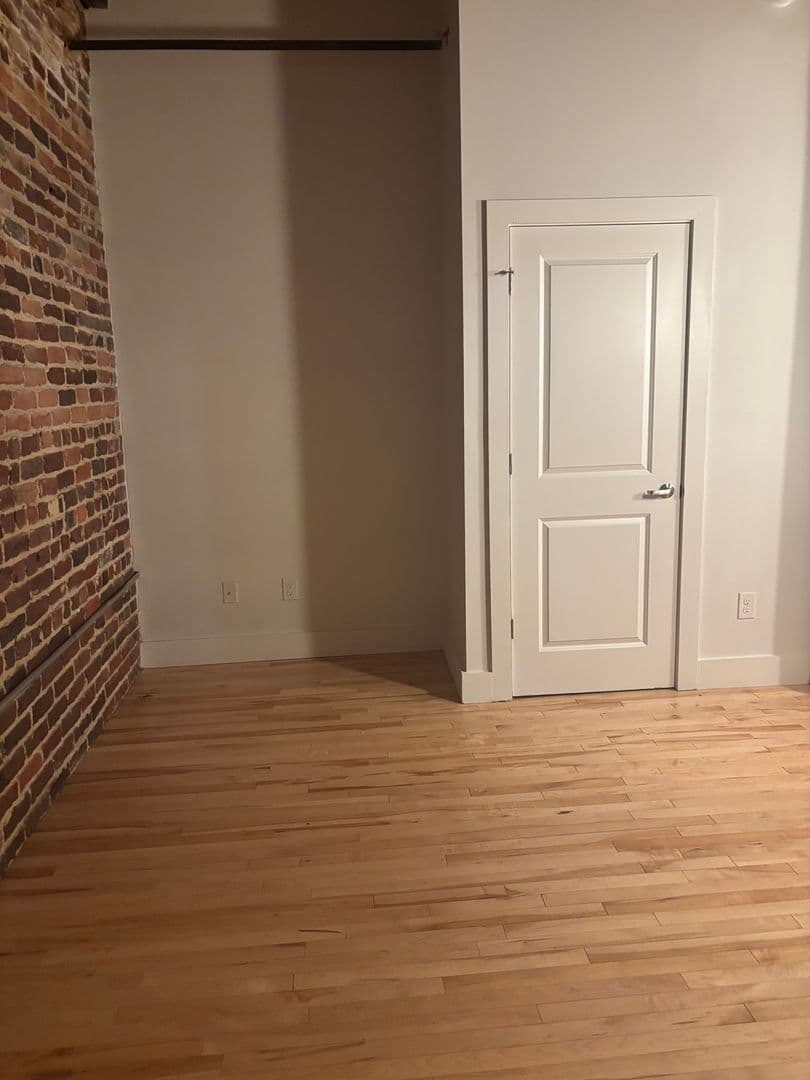 Petersburg Apartment: 219 E Bank St - Apt 215