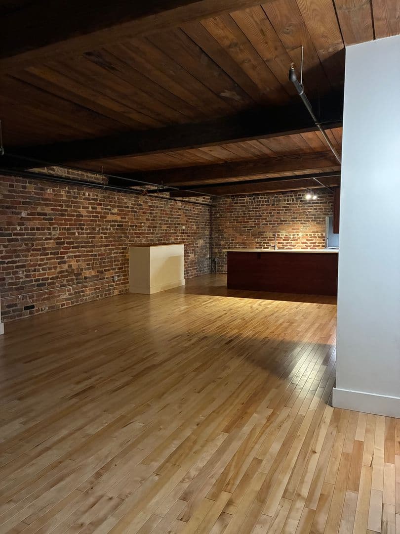 Petersburg Apartment: 219 E Bank St - Apt 202