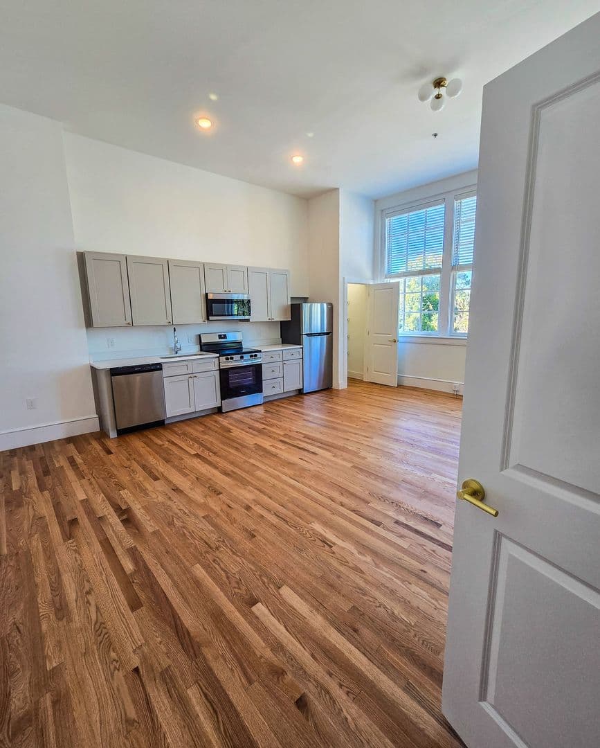 Bedford Apartment: 503 Longwood Ave.