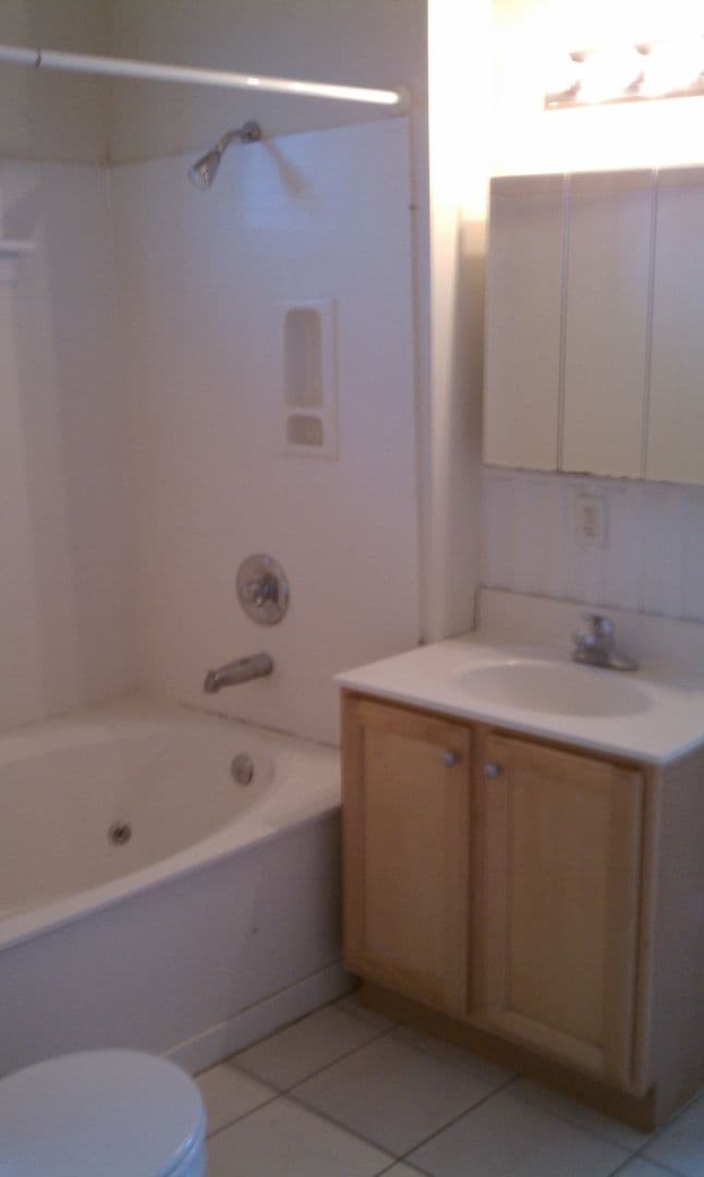 Richmond Apartment: 320 N. 25th St.
