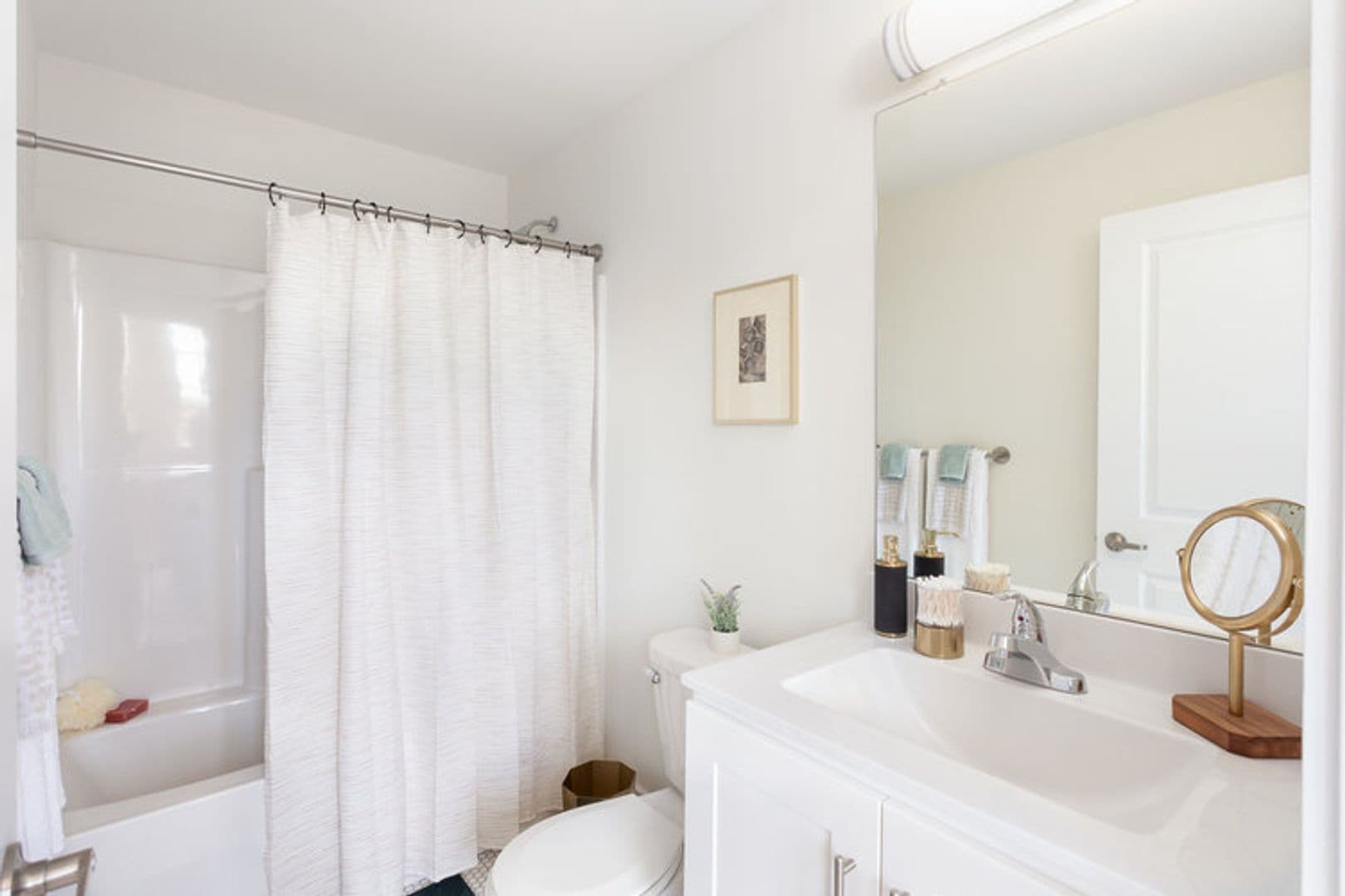 Vinton Apartment: 100 Highland Road