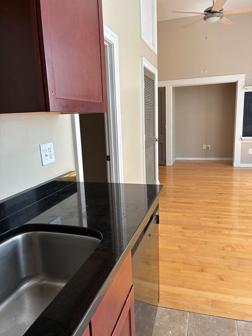 Hopewell Apartment: 1201 W City Point Rd