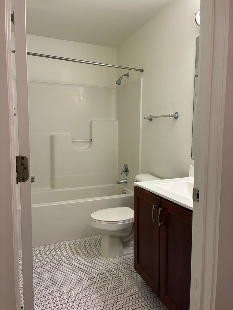 Petersburg Apartment: 219 E Bank St - Apt 118