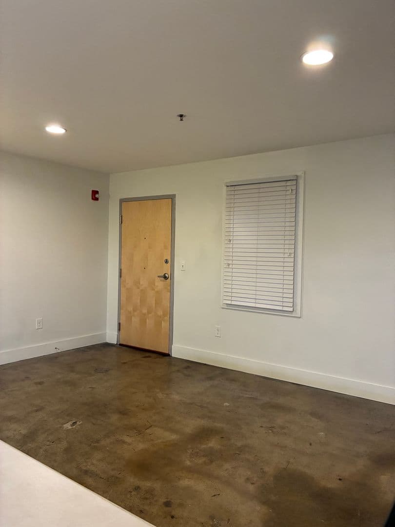Petersburg Apartment: 219 E Bank St - Apt 131