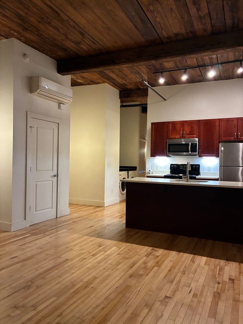 Petersburg Apartment: 219 E Bank St - Apt 214