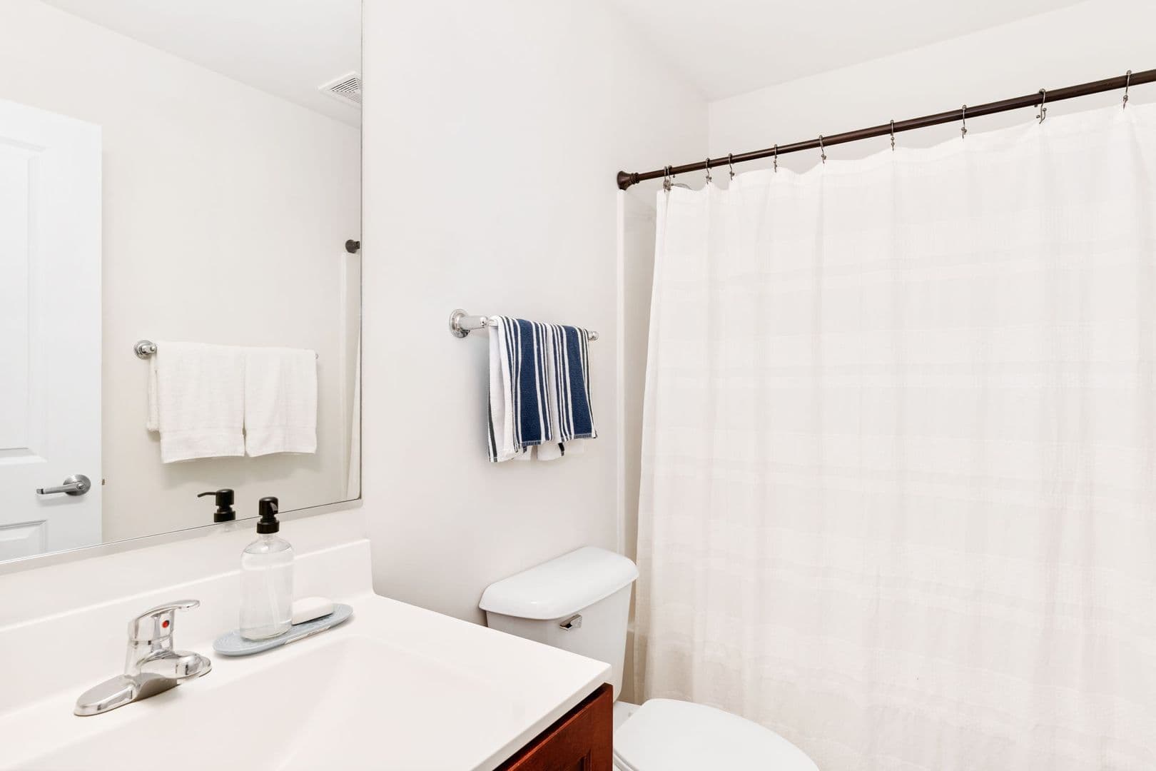 Petersburg Apartment: 219 E Bank St - Apt 202