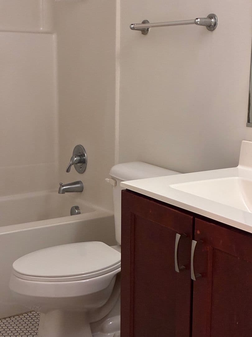 Petersburg Apartment: 219 E Bank St - Apt 214