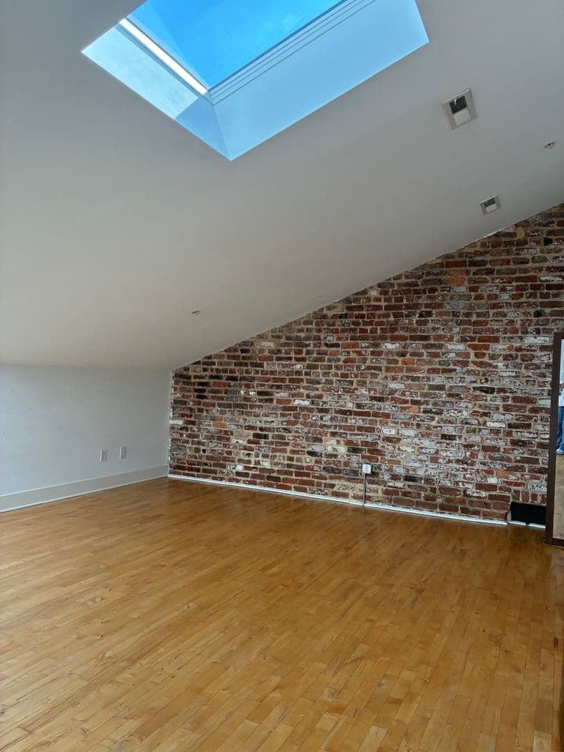 Petersburg Apartment: 215 E Bank St