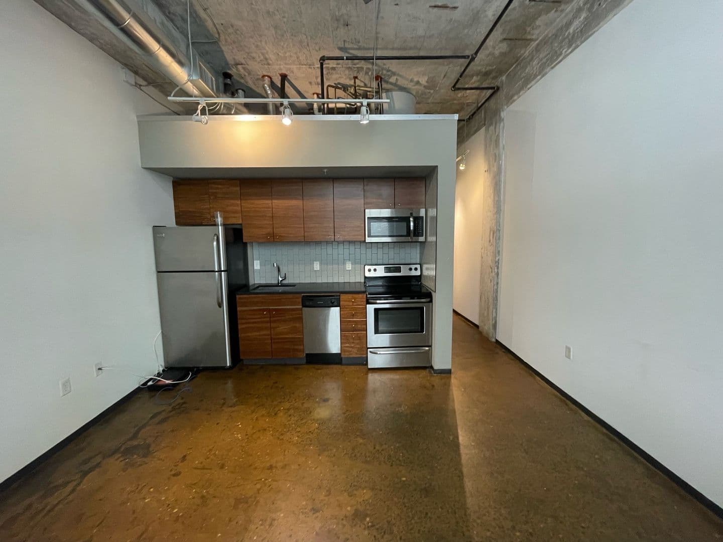 Richmond Apartment: 415 Oliver Hill Way