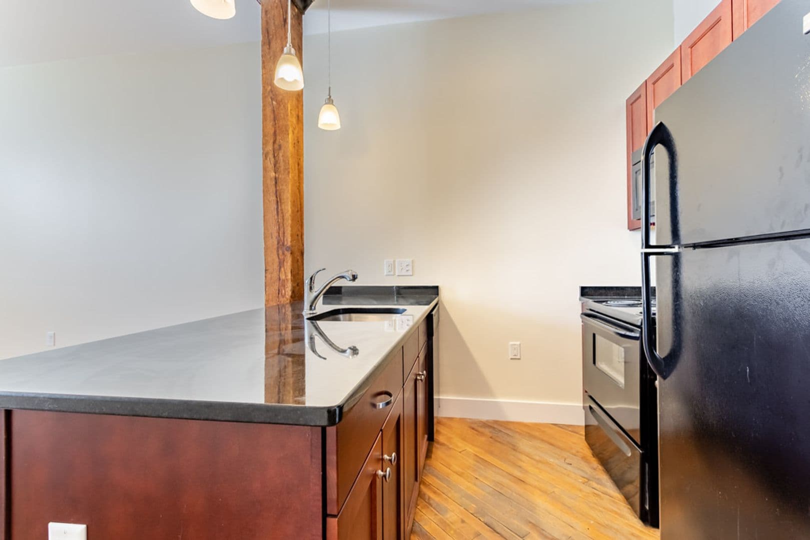 Bedford Apartment: 412 Jackson Street