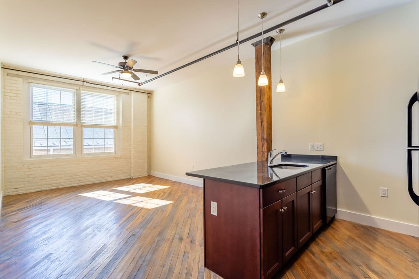 Bedford Apartment: 412 Jackson Street