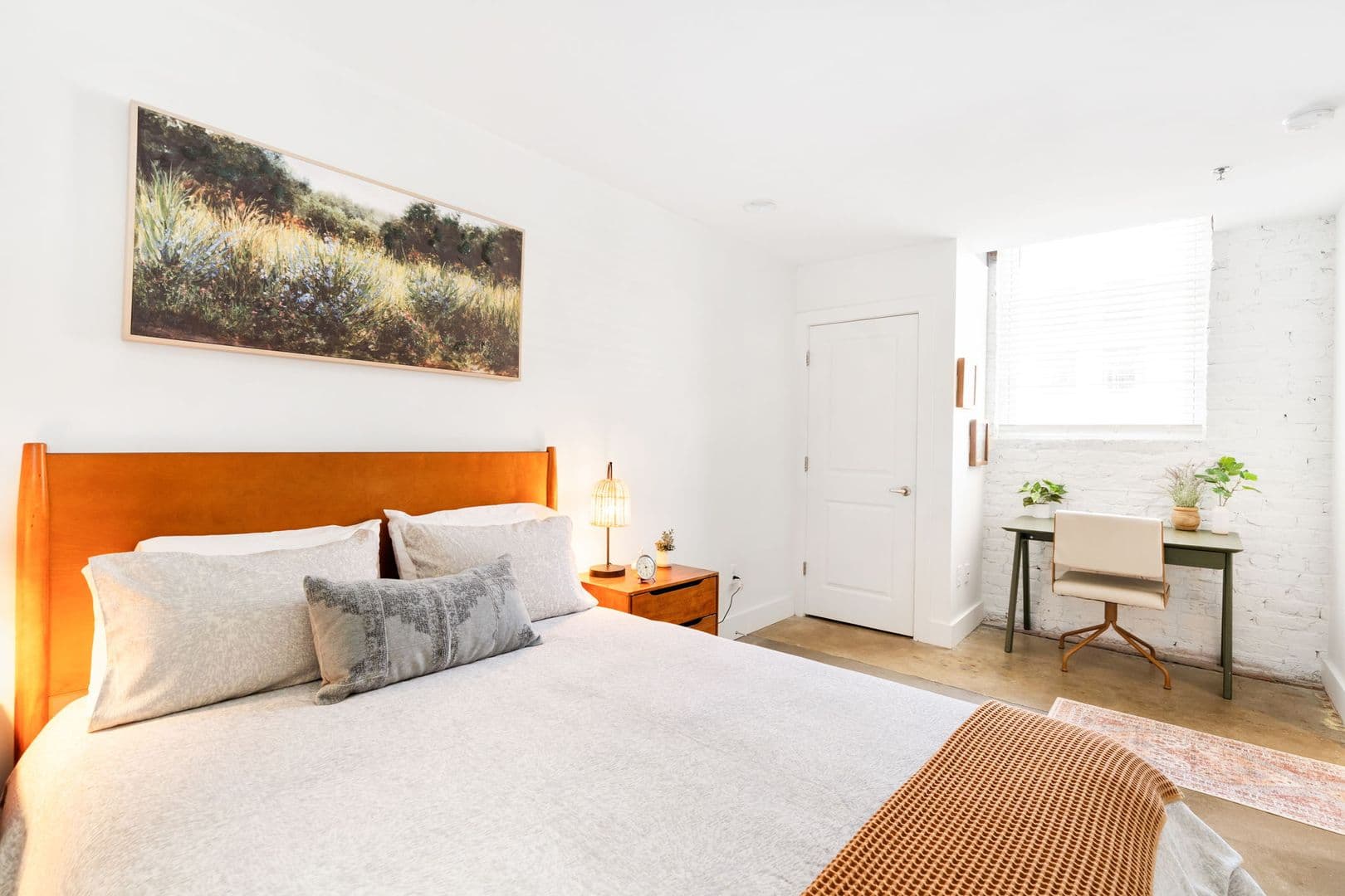 Petersburg Apartment: 219 E Bank St - Apt 207