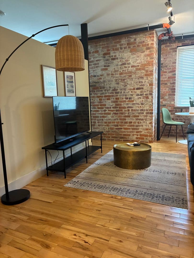 Petersburg Apartment: 257 E Bank St