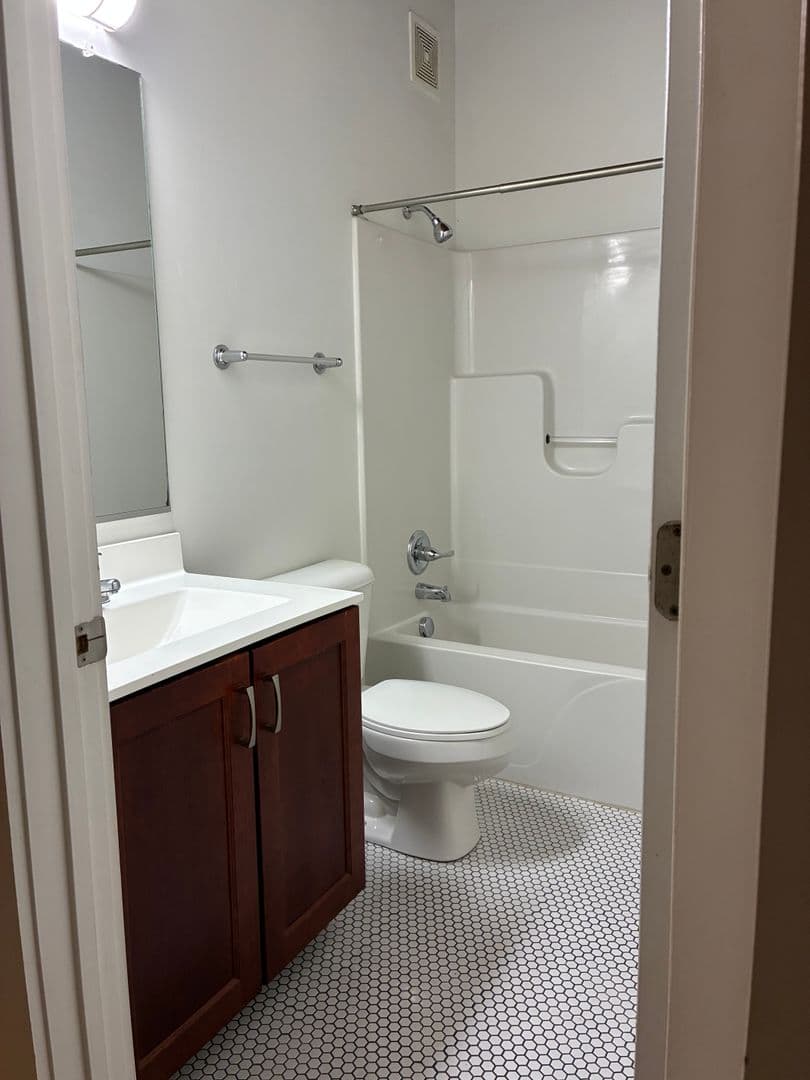 Petersburg Apartment: 219 E Bank St - Apt 228