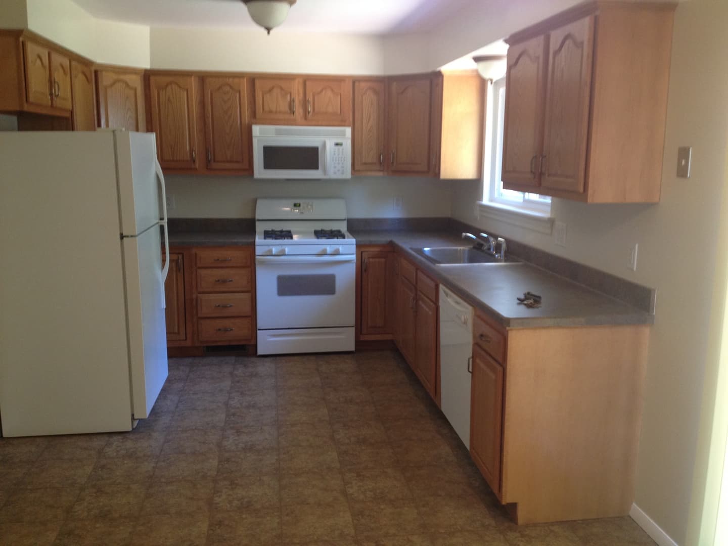 LIVONIA House: 35936 JOY RD