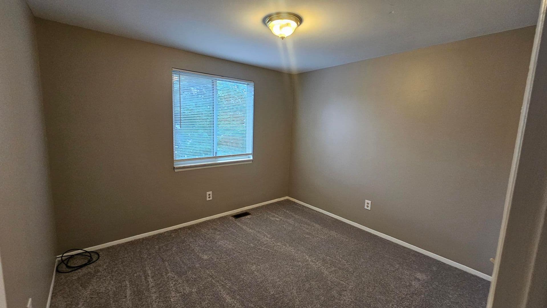 CANTON Apartment: 2050 N. SHELDON