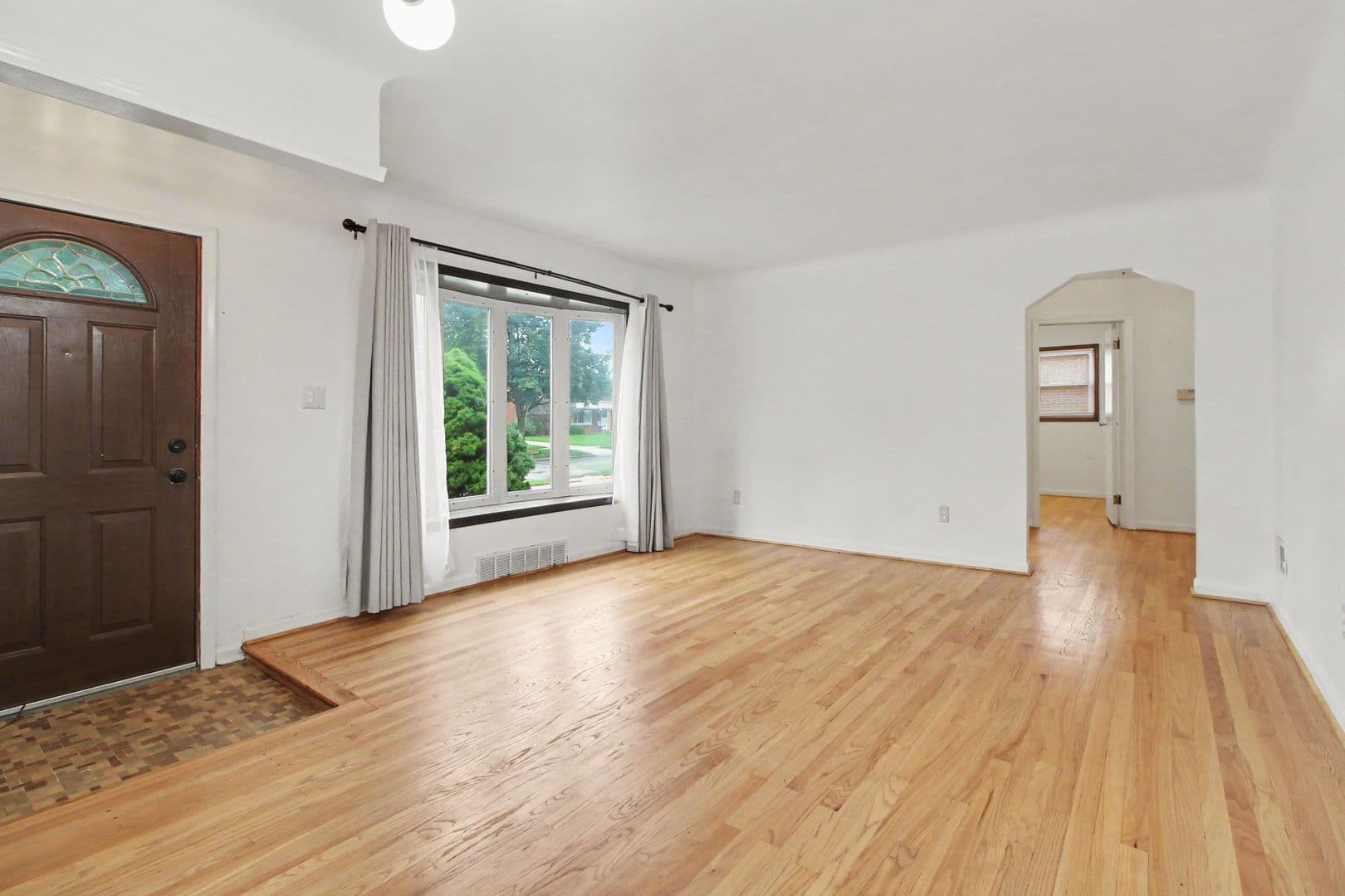 LIVONIA House: 29138 HATHAWAY ST.
